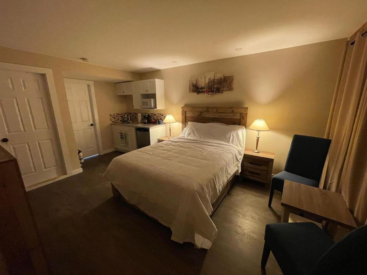 Lone Butte Sheridan Lake Motel מראה חיצוני תמונה